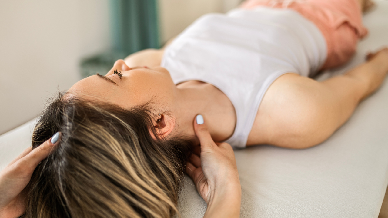 Effective Shoulder Pain Relief: Therapy vs. Pain Medication
