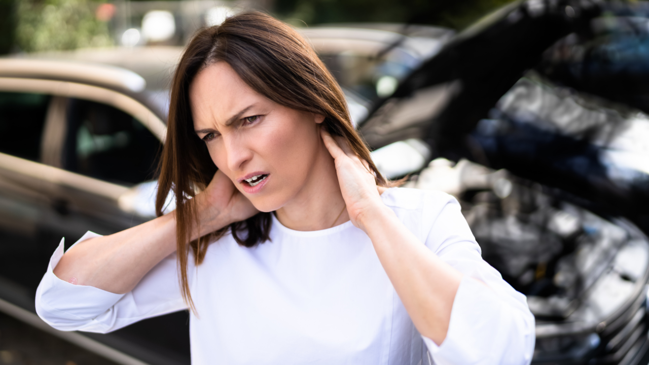 Auto Accident Injury Therapy vs. Traditional Pain Management: What’s Better?
